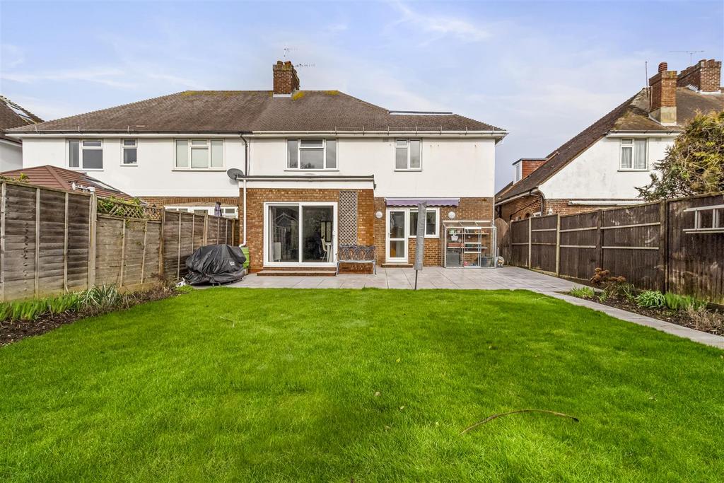 38 Robson Road-006.JPG