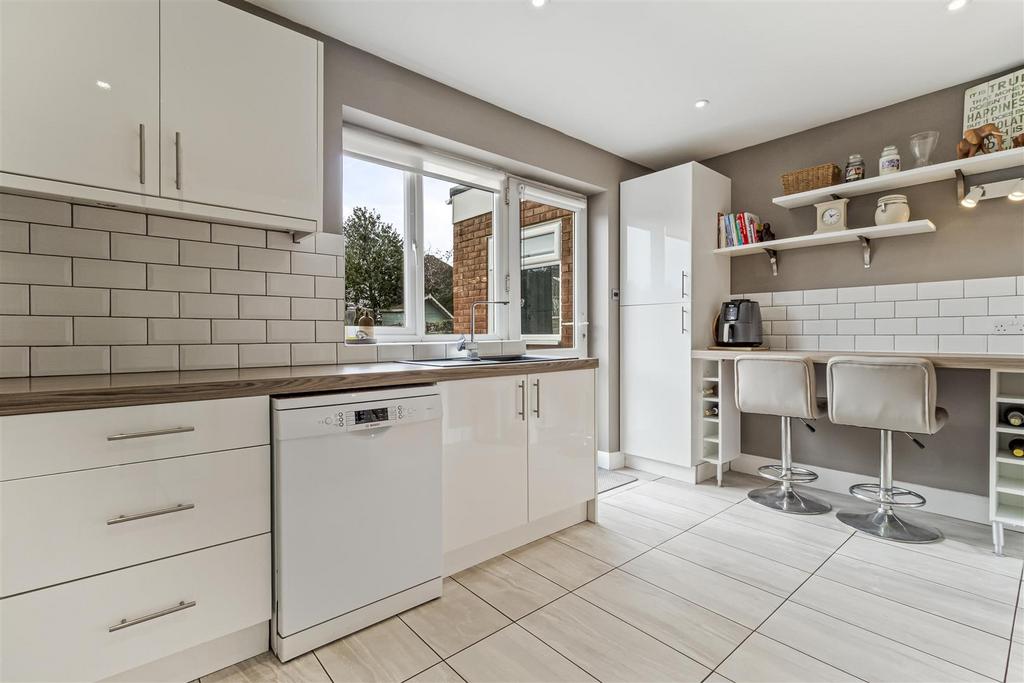 38 Robson Road-015.JPG