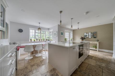 5 bedroom detached house to rent, Woodham, Surrey, KT15