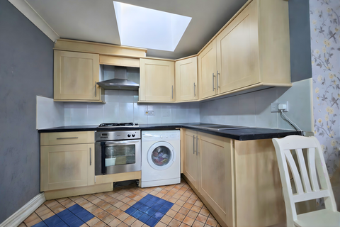 1 bedroom flat to rent, Oak Crescent, London E16