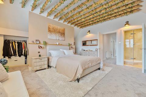 2 bedroom penthouse for sale, Asprey Place, Bromley, Kent, BR1