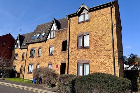 Studio to rent, Badgers Close, Harrow HA14EN