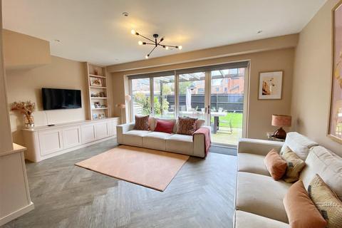 3 bedroom detached house for sale, 11 Dalgleish Crescent, Shrewsbury SY3 9FW