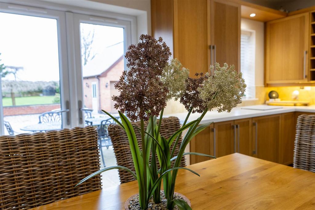Dining kitchen