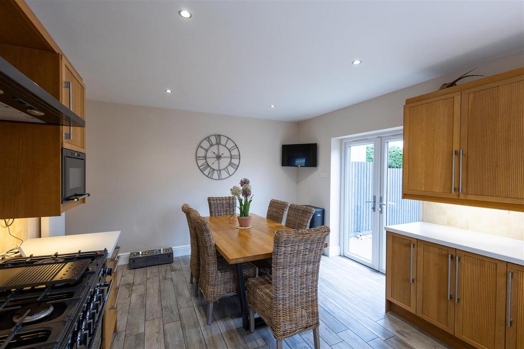 Dining kitchen