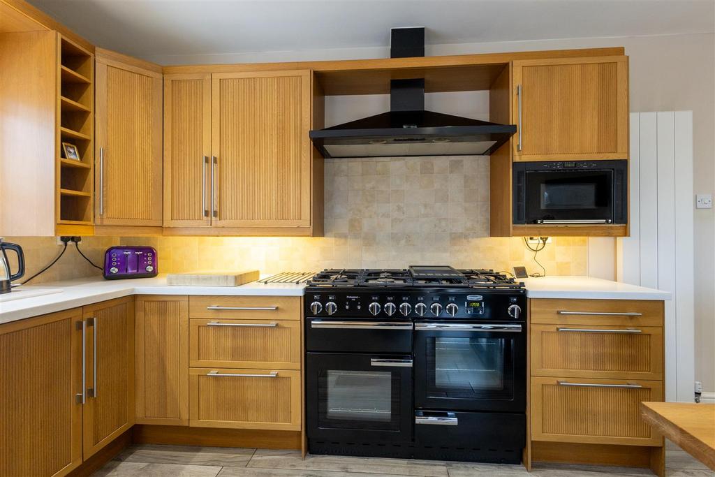 Dining kitchen
