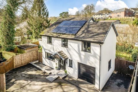 4 bedroom detached house for sale, Chapel Close, Launceston