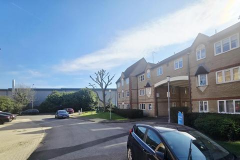 1 bedroom flat to rent, Parkside, Waltham Cross EN8