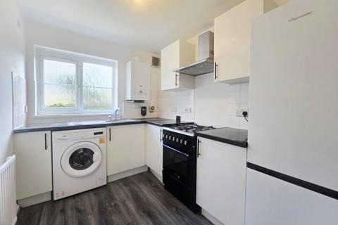1 bedroom flat to rent, Parkside, Waltham Cross EN8