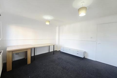 1 bedroom flat to rent, Parkside, Waltham Cross EN8