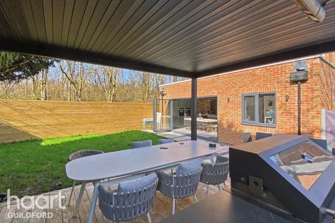 undefined, Turner Close, GUILDFORD