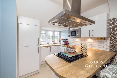 2 bedroom flat to rent, Frithwood Avenue, Northwood, HA6