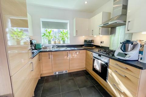 1 bedroom flat for sale, Willow House, Holywell Way, Staines Upon Thames, Middlesex, TW19