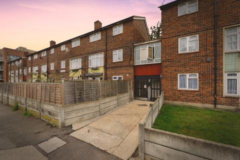 Endeavour Way, Barking