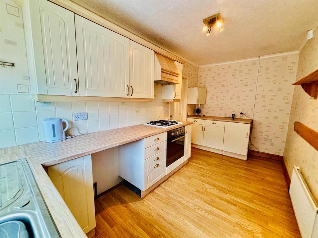 Kitchen: