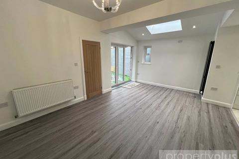 3 bedroom terraced house to rent, Ynyswen Road, Ynyswen Road Treorchy, Treorchy, CF42