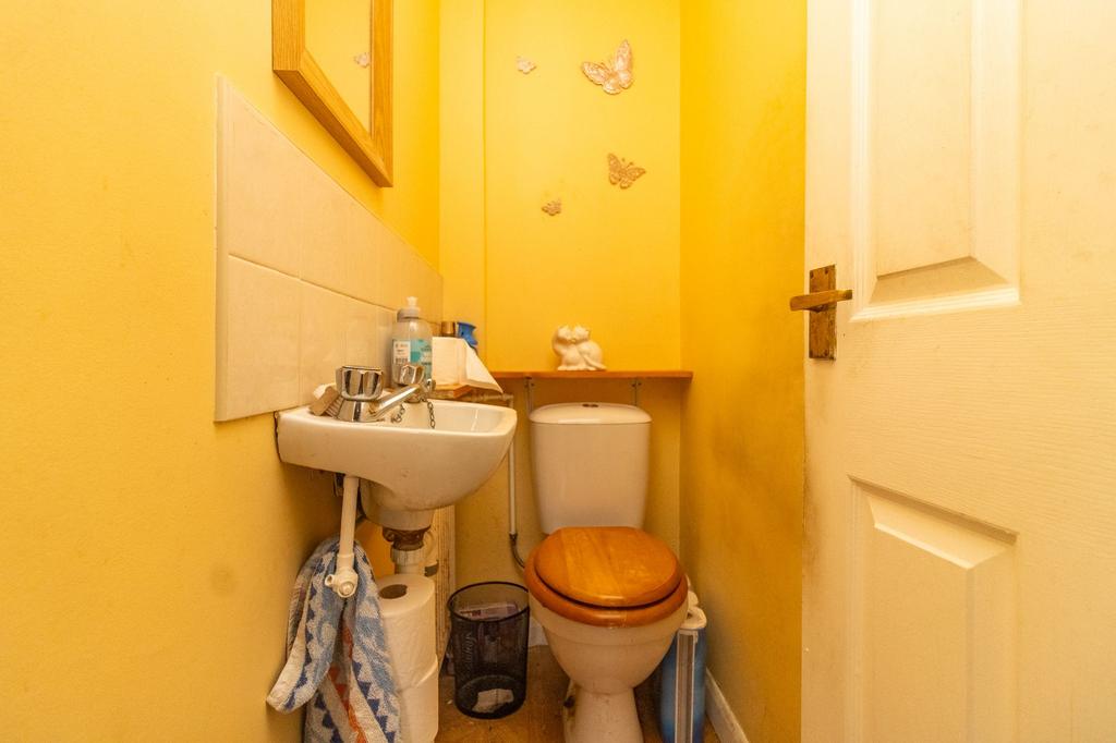 Cloakroom/wc