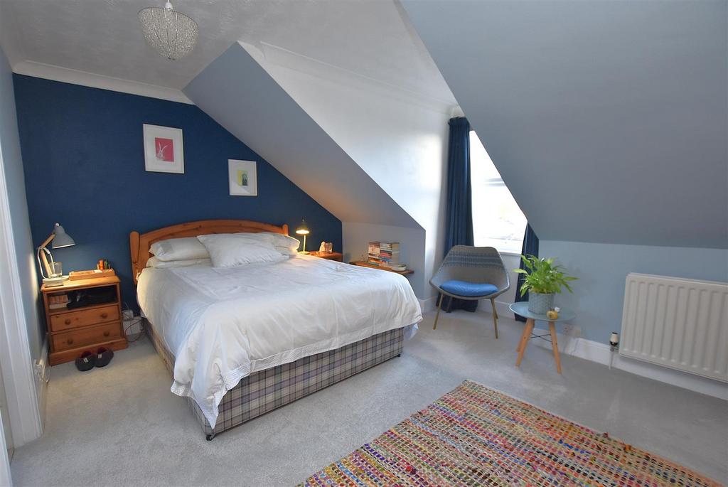Master Bedroom En-Suite