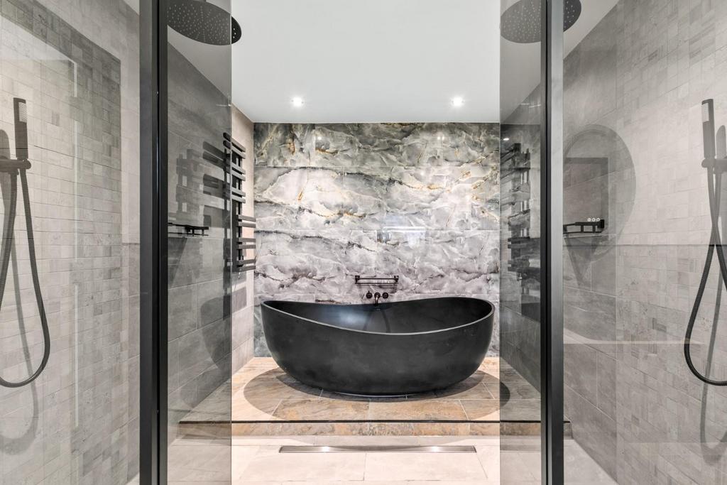 Principle Bath.jpg