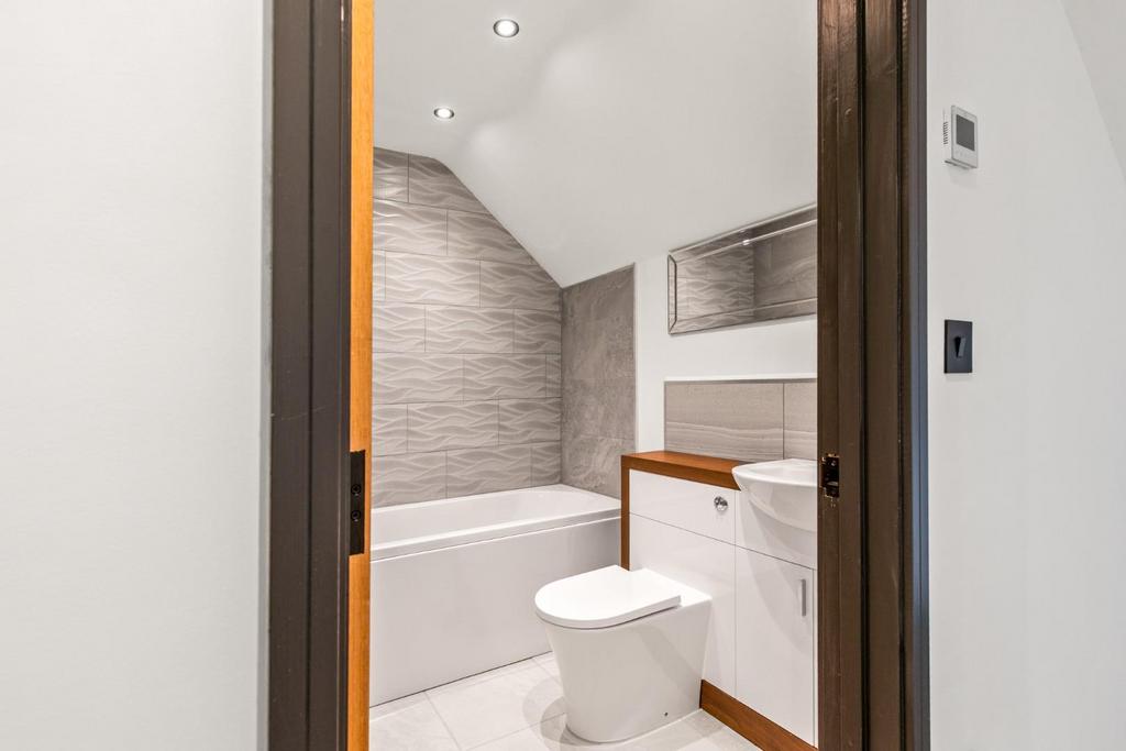 Bedroom Three Ensuite.jpg