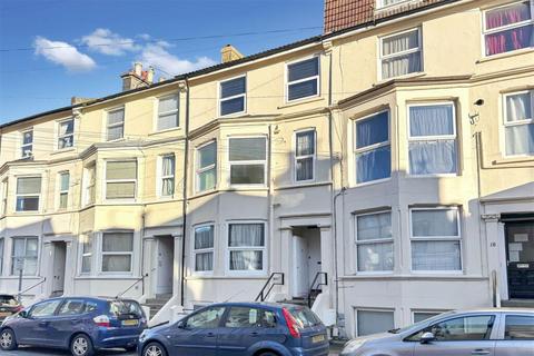 2 bedroom flat to rent, 18 Crescent Road, Worthing BN11