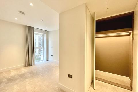 2 bedroom apartment to rent, Parkside Apartments, London, W12