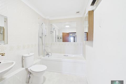 undefined, Hollin Court, Crawley RH10