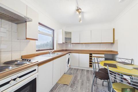 undefined, Hollin Court, Crawley RH10