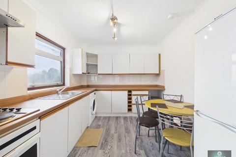 undefined, Hollin Court, Crawley RH10