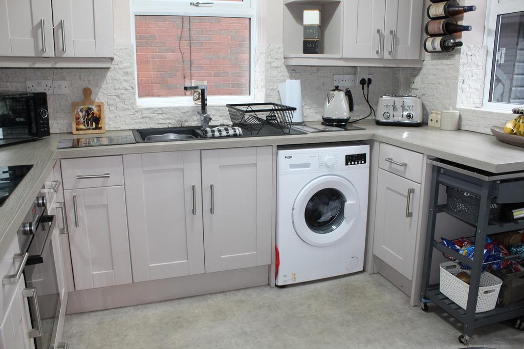 Fitted Kitchen Picture 2