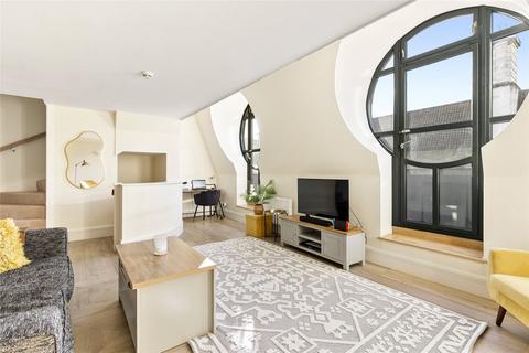 2 bedroom apartment to rent, Forum Magnum Square, London, SE1