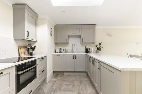 2 bedroom apartment to rent, Forum Magnum Square, London, SE1
