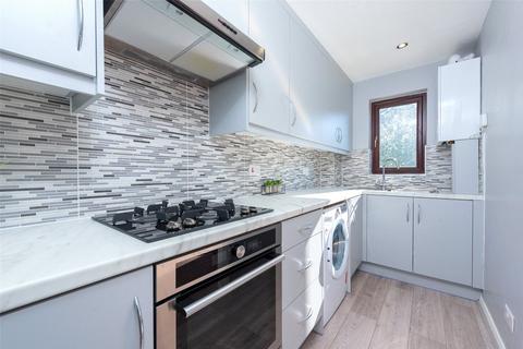 undefined, Crookham Close, Tadley, Hampshire, RG26