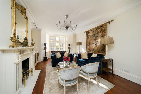 2 bedroom apartment for sale, Clifton Court, St John's Wood NW8
