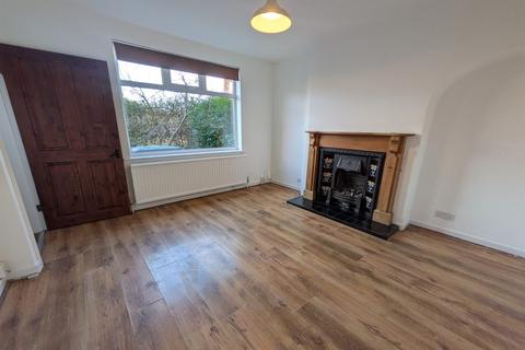 3 bedroom end of terrace house to rent, George Avenue, Beeston, NG9 1HD