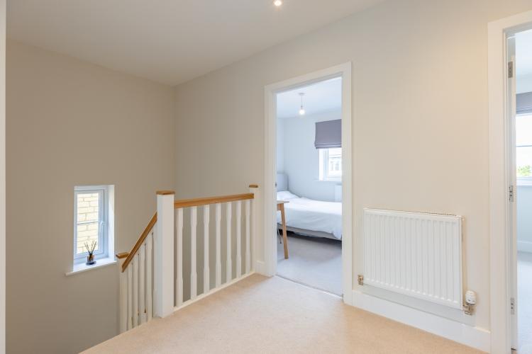 2 Olivers Close (43)