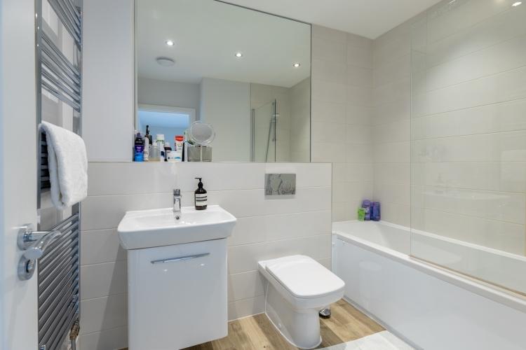 2 Olivers Close (67)