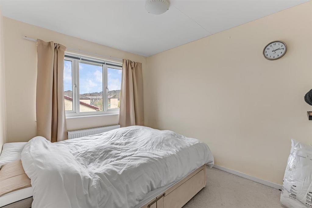 Bed 1.jpg