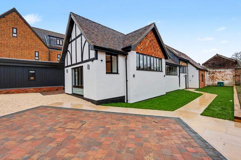 3 bedroom barn conversion for sale, Park Street, Baldock, SG7
