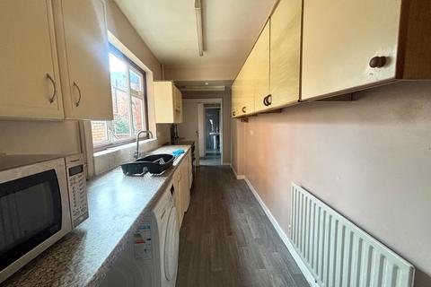 3 bedroom terraced house to rent, Coral Street