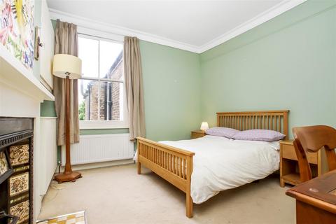 3 bedroom flat to rent, Monson Road, Kensal Rise, London