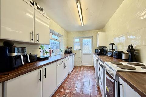 4 bedroom semi-detached house for sale, Flats Lane, Barwick In Elmet, Leeds