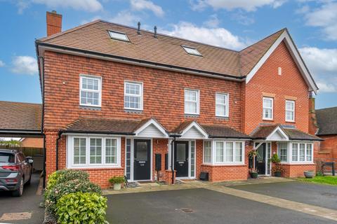 3 bedroom end of terrace house for sale, Sandcross Lane, Reigate, RH2