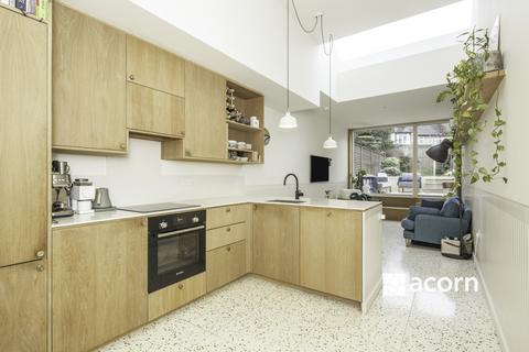 3 bedroom terraced house to rent, Borland Road London SE15