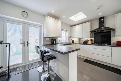 undefined, Barnsbury Crescent, Surbiton KT5