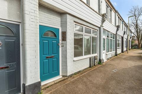 2 bedroom maisonette for sale, Station Road North, Totton, Southampton