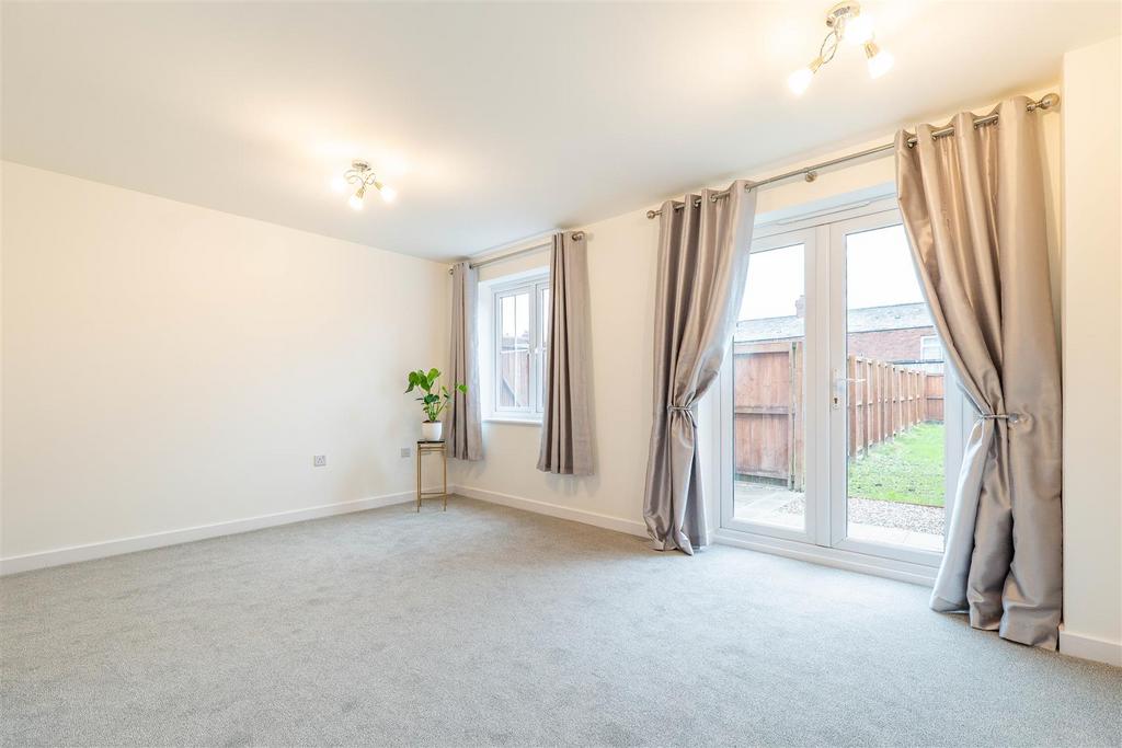 Lounge/Dining Room