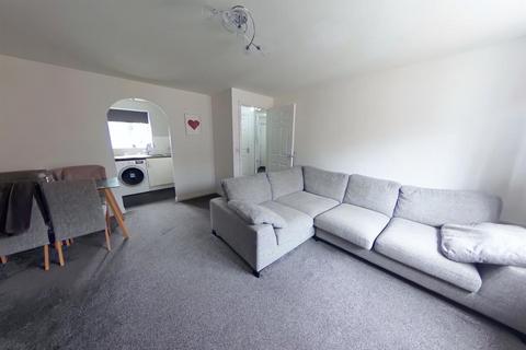 2 bedroom flat to rent, Woodland Walk, Aldershot