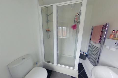 2 bedroom flat to rent, Woodland Walk, Aldershot