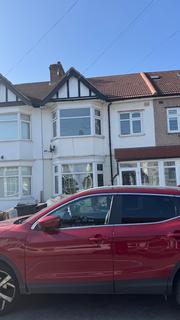 3 bedroom house to rent, Mansted Gardens, Romford RM6